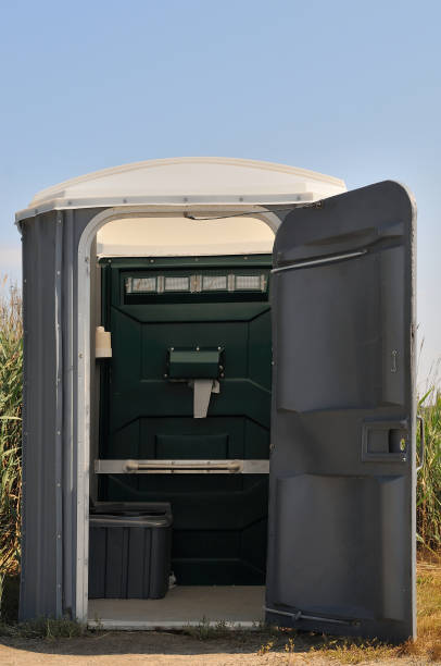 Best Luxury portable toilet rental  in Cortland, IL